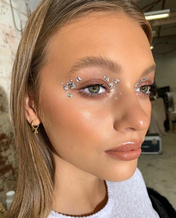 Актуальный свадебный макияж глаз 2022