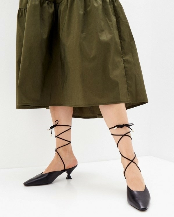 Пригласили на свадьбу? Вот 36 стильных туфель