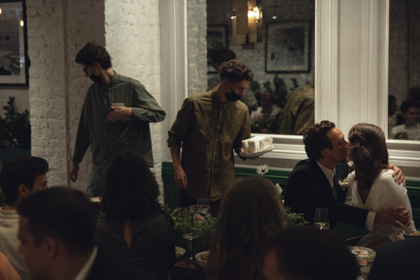 Классика с заводным характером на свадьбе с