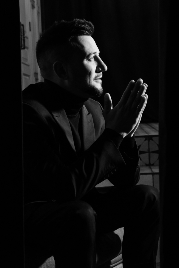 Ведущие Стас Зубков