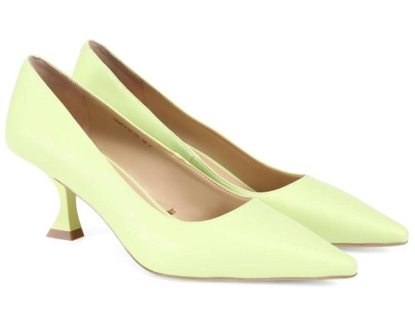 Пригласили на свадьбу? Вот 36 стильных туфель