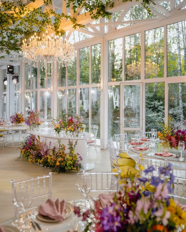 Свадьба с яркой флористикой  от агентства