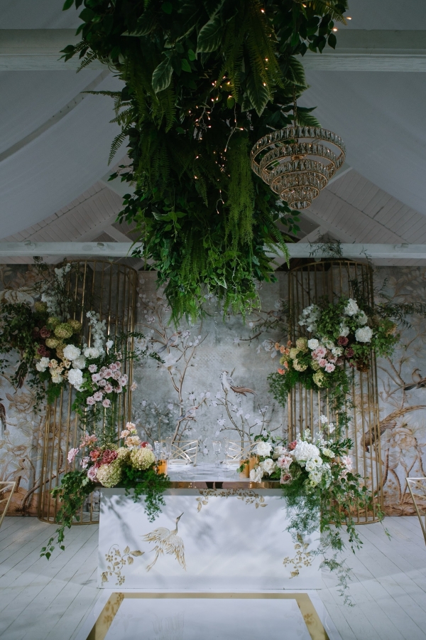 Атмосфера Франции XX века с нотками Востока