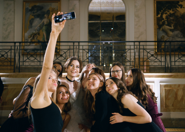 Питерская свадьба в эстетике рококо и рок-н-ролла