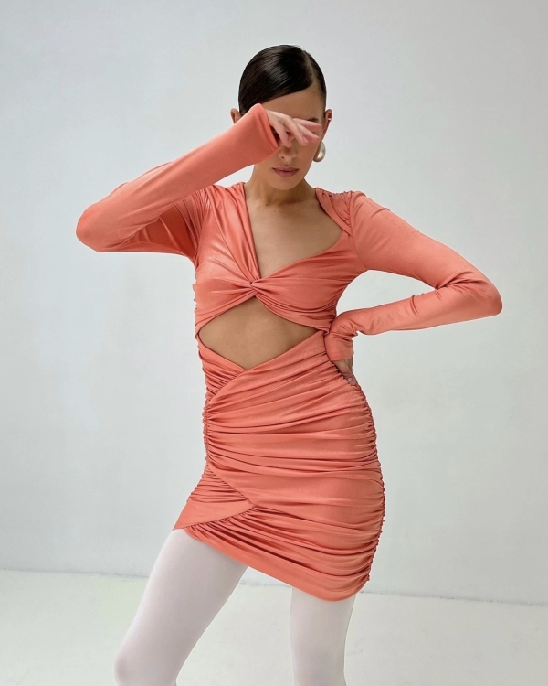 Свадебные платья-мини: как выбрать и где купить