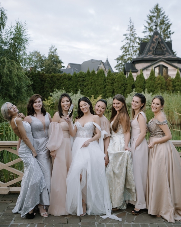 Атмосфера Франции XX века с нотками Востока