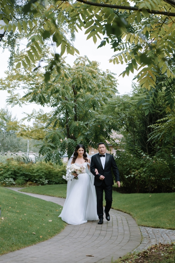 Атмосфера Франции XX века с нотками Востока