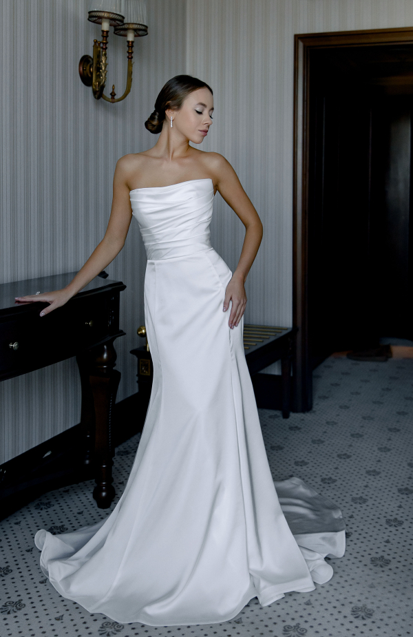 Творческий проект с лаконичным декором от свадебного