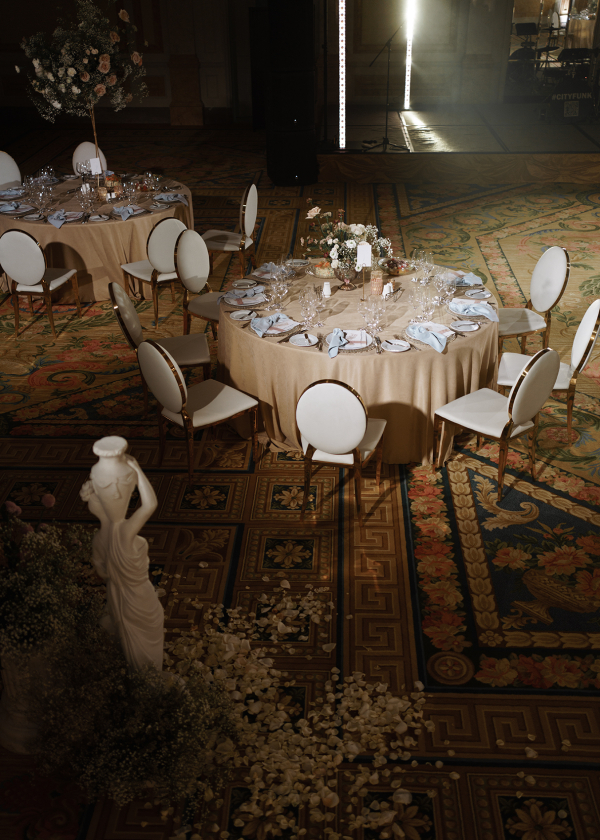 Питерская свадьба в эстетике рококо и рок-н-ролла