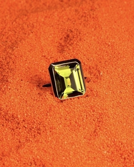 Помолвочные кольца российских ювелирных брендов с нестандартным