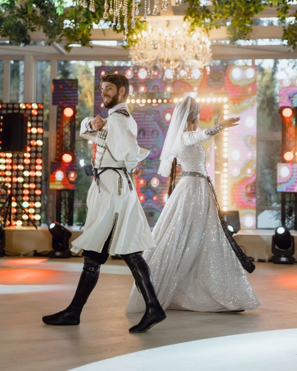 Свадьба с яркой флористикой  от агентства