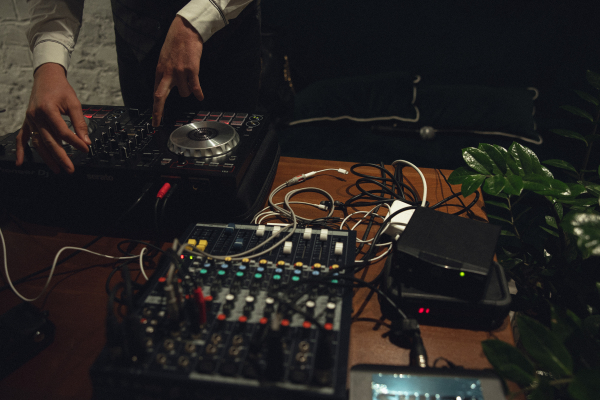 Классика с заводным характером на свадьбе с