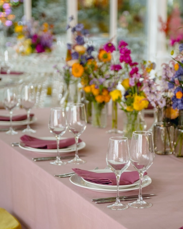 Свадьба с яркой флористикой  от агентства