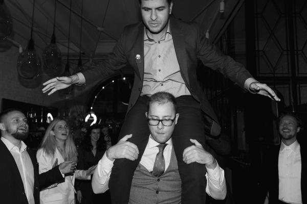 Классика с заводным характером на свадьбе с