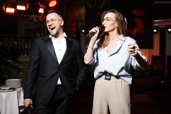 Ведущие Стас Зубков