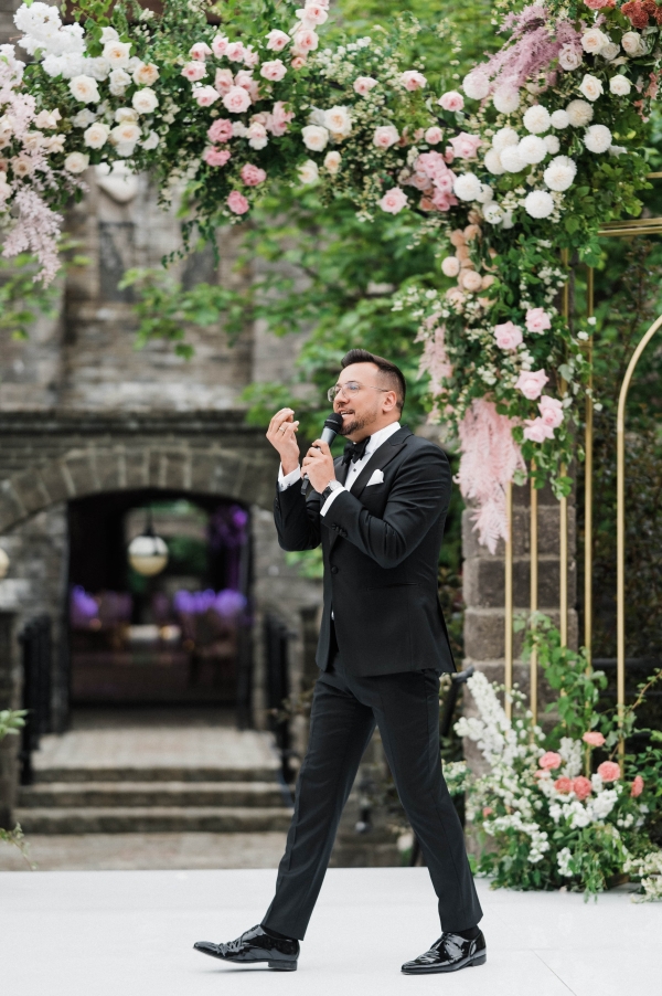 Ведущие Стас Зубков