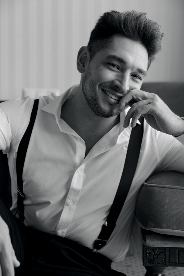 Творческий проект с лаконичным декором от свадебного