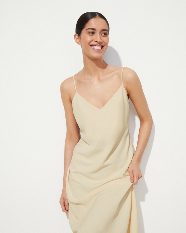 Лаконичные платья для росписи в ЗАГСе