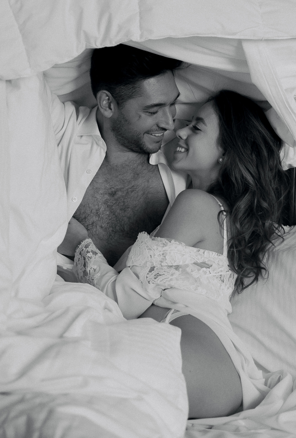 Творческий проект с лаконичным декором от свадебного