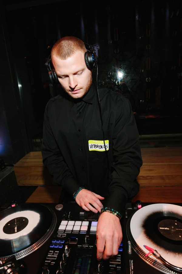 Диджеи Константин Телешев