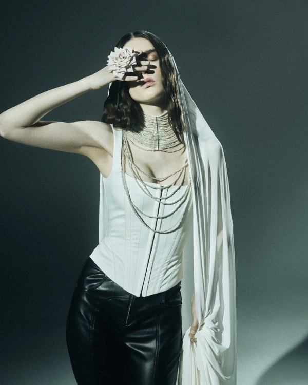 12 корсетов для утра невесты