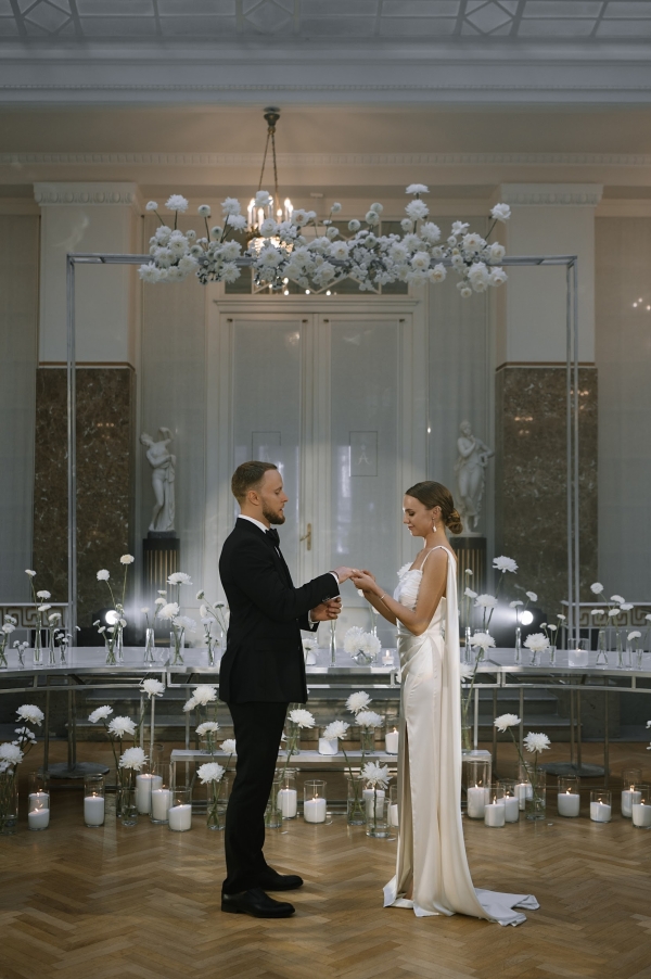 Свадьба с прогулкой на катере и чувственной