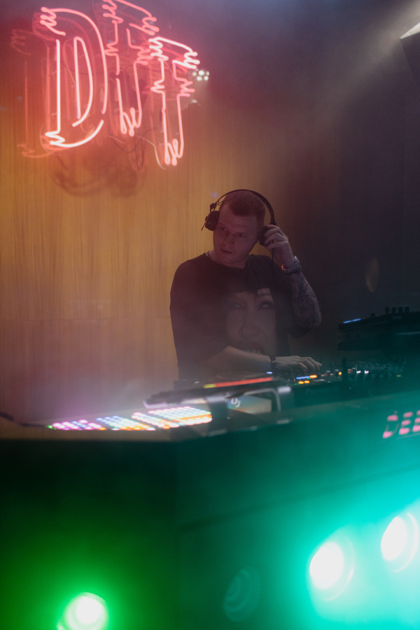 Диджеи Константин Телешев