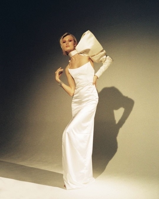 Актуальные белые платья для невест до 100