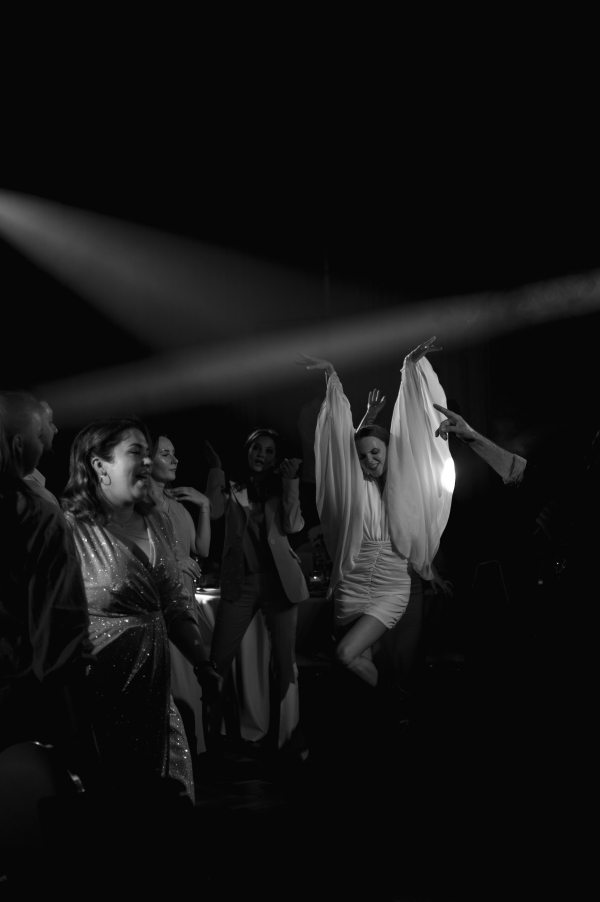 Свадьба с прогулкой на катере и чувственной