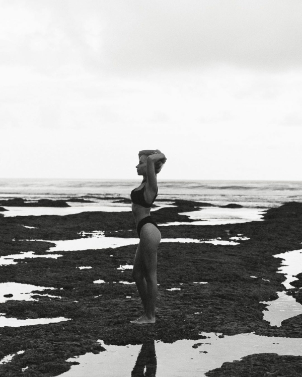 18 эффектных купальников для медового месяца и