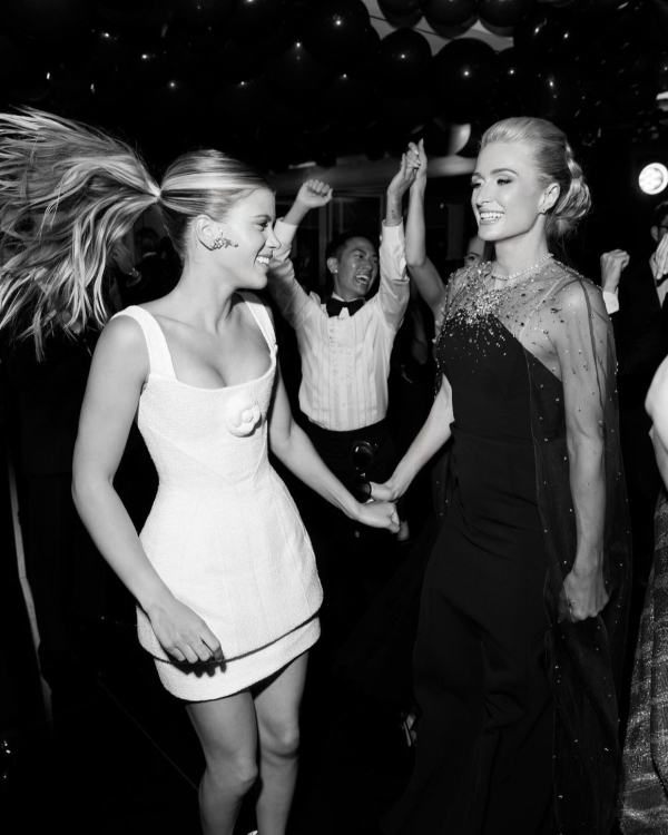 3 платья Chanel, отель на Лазурном берегу