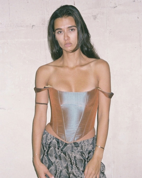 12 корсетов для утра невесты