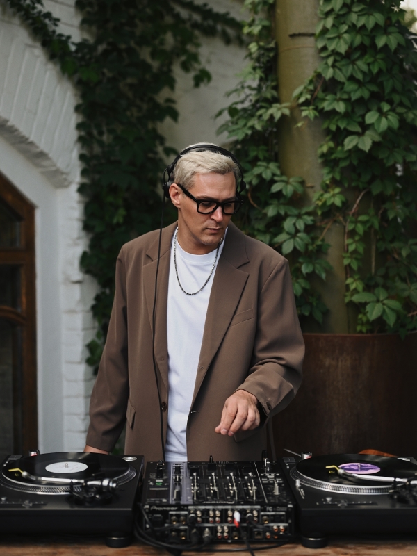 Диджеи Илья Бачурин