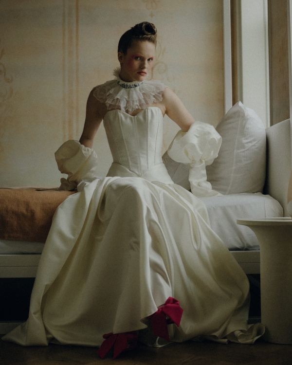 Эксцентричная съемка утра невесты на стыке историзма