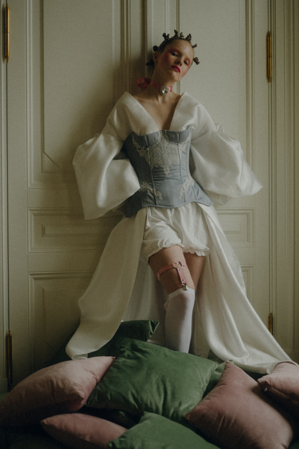 Эксцентричная съемка утра невесты на стыке историзма