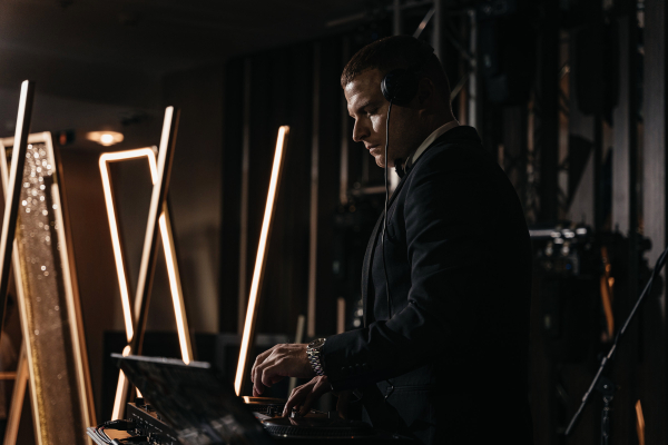 Диджеи Константин Телешев