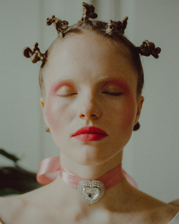 Эксцентричная съемка утра невесты на стыке историзма