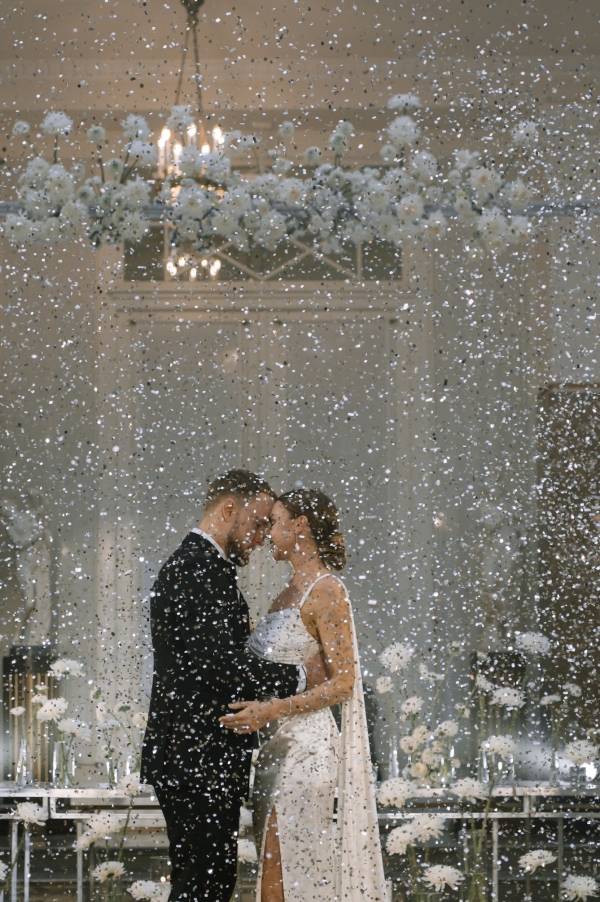 Свадьба с прогулкой на катере и чувственной