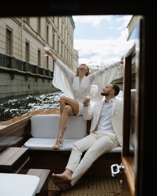 Свадьба с прогулкой на катере и чувственной