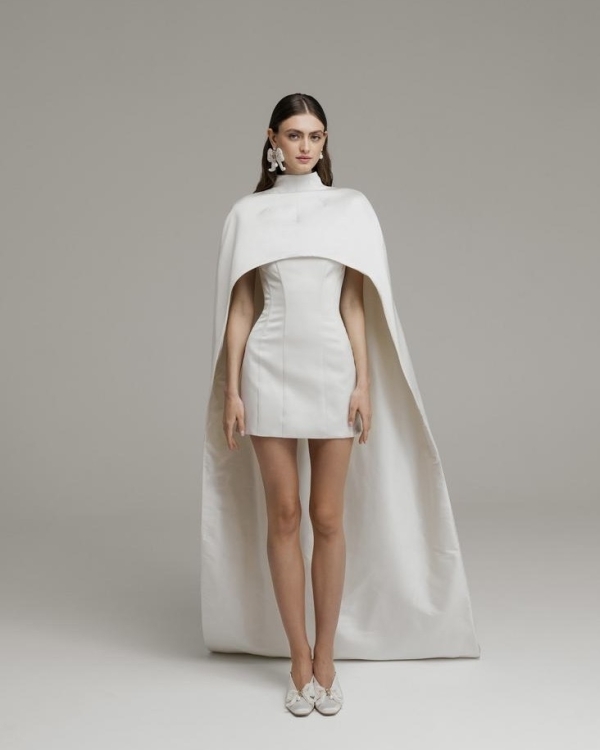 Будь проще: 20 лаконичных свадебных платьев 2024