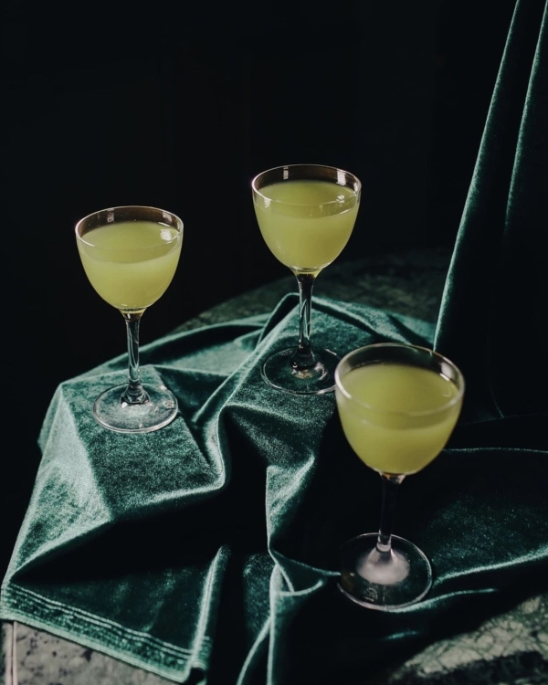 Майская классика в «Шашлычной», радиоспектакль в «Практике»