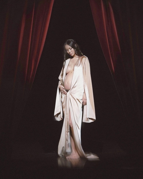 Беременная фотосессия. Как сделать ее стильной?