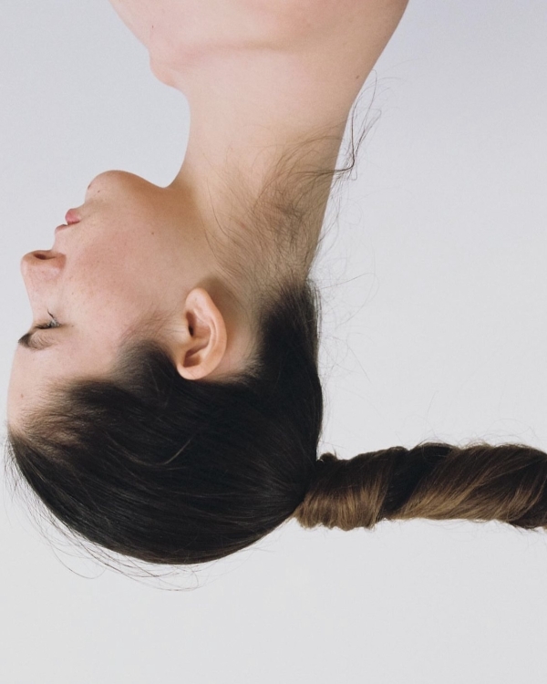 Собираем волосы: 7 hair-трендов для невест 2024