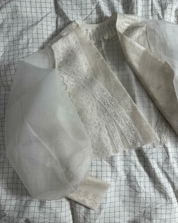 Винтаж в свадебном образе — глубоко символичный тренд.