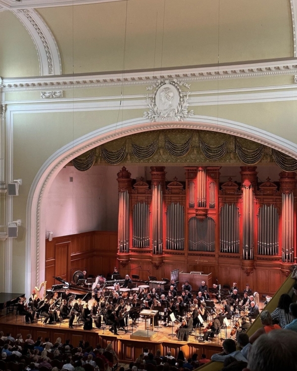 Майская классика в «Шашлычной», радиоспектакль в «Практике»