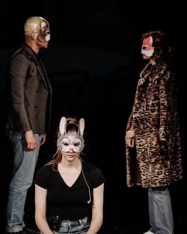 Майская классика в «Шашлычной», радиоспектакль в «Практике»