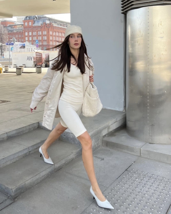 Воскресный маркет на Патриарших прудах, осьми-дог в