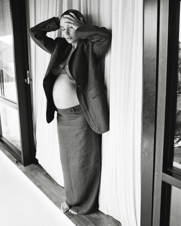 Беременная фотосессия. Как сделать ее стильной?