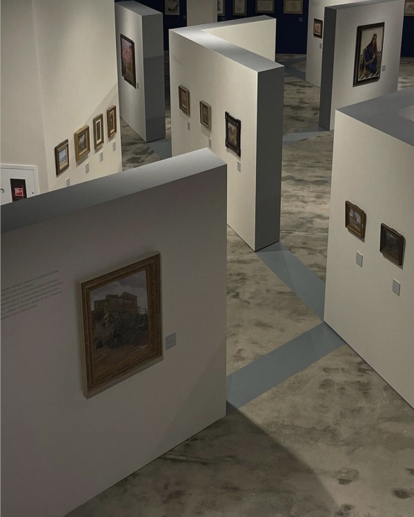 Воскресный маркет на Патриарших прудах, осьми-дог в