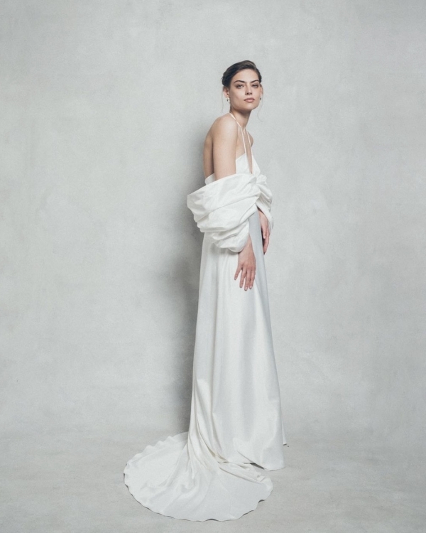 Будь проще: 20 лаконичных свадебных платьев 2024